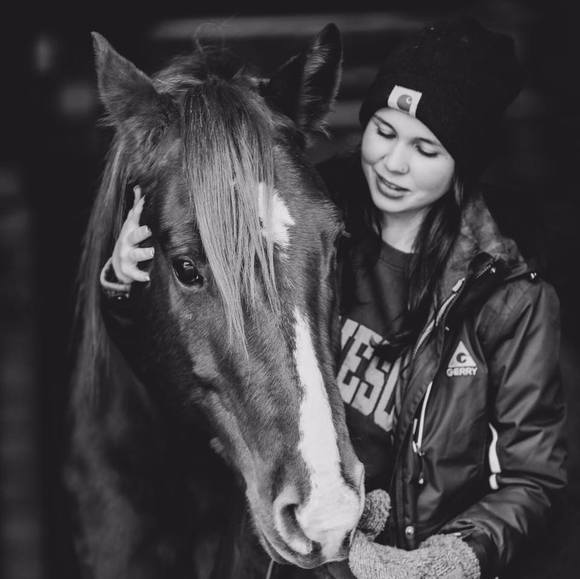 Meet your Posher, Julia - Picture 1 of 1